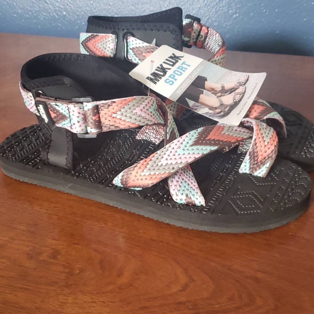 Muk Luks Pastel Chevron Peggy Sandal - Picture 2 of 4